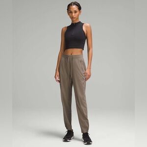 Lululemon License to Train High-Rise Pant
Nomad size  8